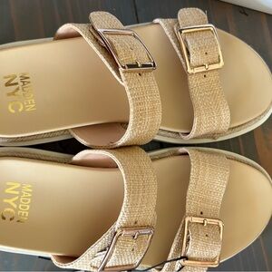 Brand 🆕 Steve Madden Women's Ivory / Tan buckle Sandals